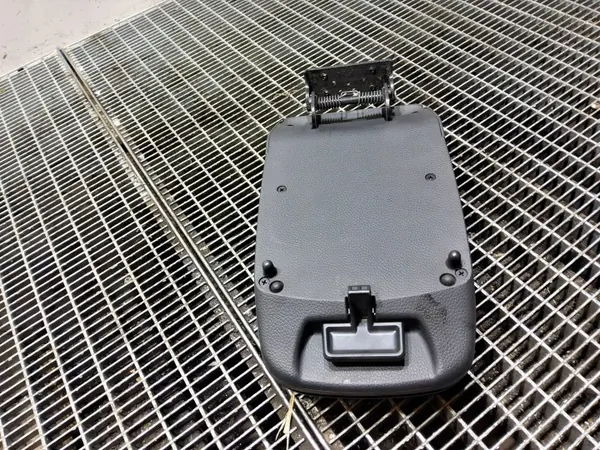 Hyundai i30 console armsteun OEM SKE56407 - Gebruikt image 4