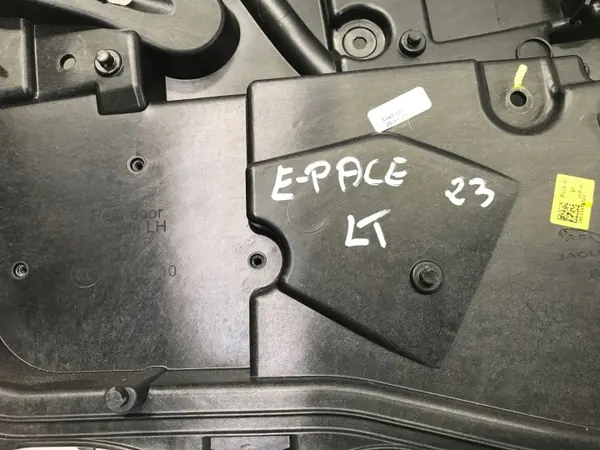 Jaguar E-Pace 2023 Insonorizador Puerta Trasera Izquierda J9C324767AH image 3