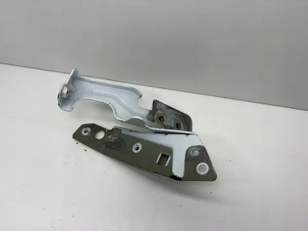 Voorrechter spatbordbeugel OEM 403071B02 image 2