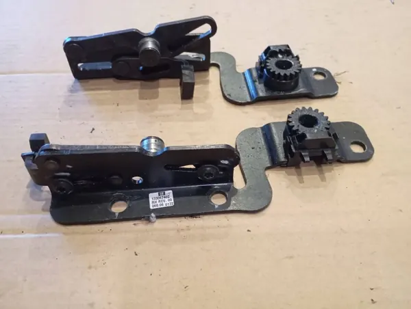 Opel Astra H Cabrio dakscharnier links OEM 133067302 image 5