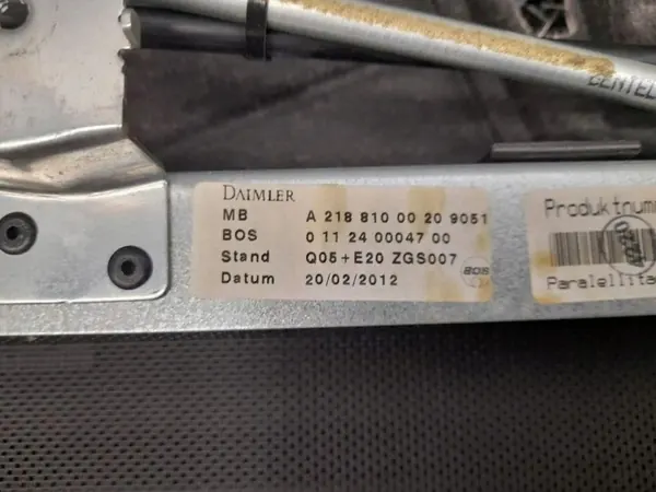 Mercedes A2188100020 Estante Trasera con Rodillo image 3