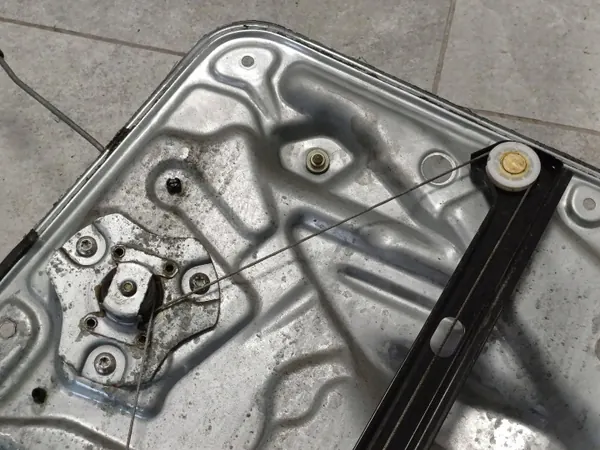 Manual Window Regulator Left Rear DRC101035 image 6