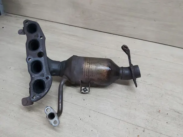 Toyota Auris II 1.33 Katalysaattori OEM KAT 47070 image 2