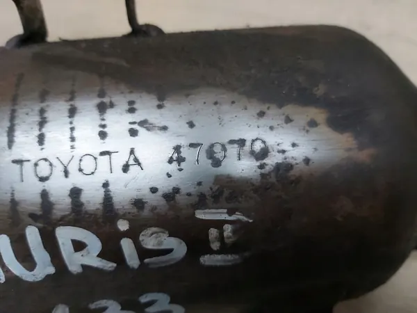 Toyota Auris II 1.33 Katalysaattori OEM KAT 47070 image 4