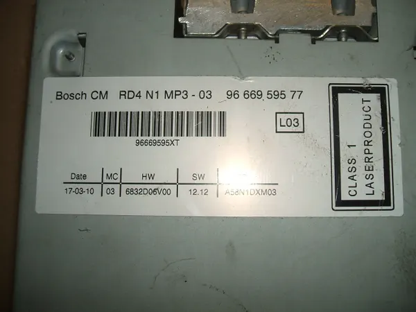Rádio CD Peugeot Citroen OEM 9666959577 - Usado image 4