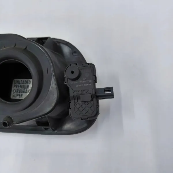 Bränslepåfyllningslock Volkswagen Touareg 7P6809857 image 2