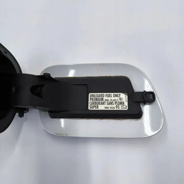 Bränslepåfyllningslock Volkswagen Touareg 7P6809857 image 8