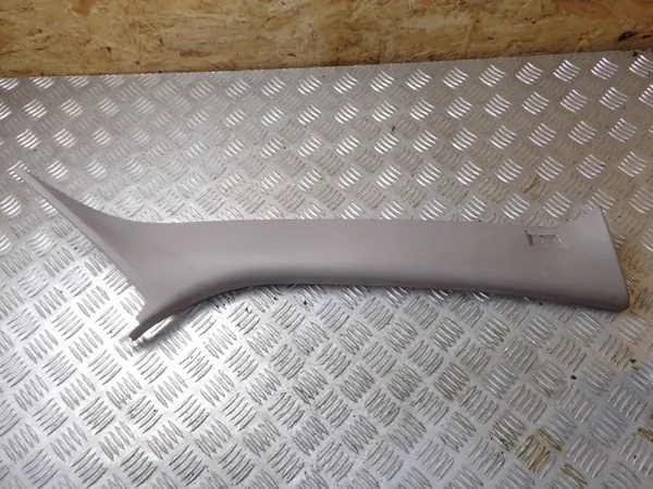 Volvo V70 Fram höger pelarfinish OEM BTU410 image 2