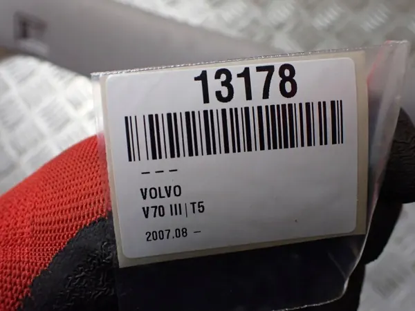 Volvo V70 Fram höger pelarfinish OEM BTU410 image 10