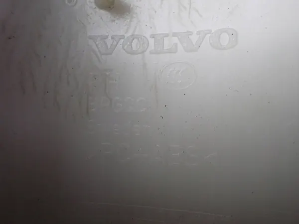 Volvo V70 Fram höger pelarfinish OEM BTU410 image 7