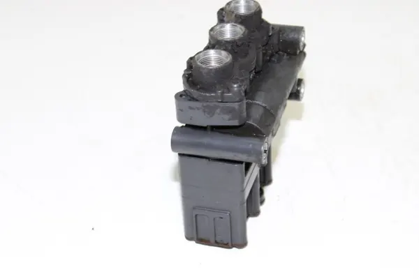 OEM 4728900274 Válvula ECAS Wabco para Mercedes image 3