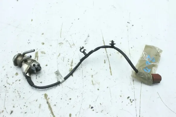 Inyector AdBlue OEM 04L131113P para Skoda Superb III image 2