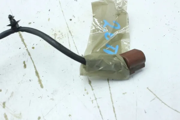 Inyector AdBlue OEM 04L131113P para Skoda Superb III image 3