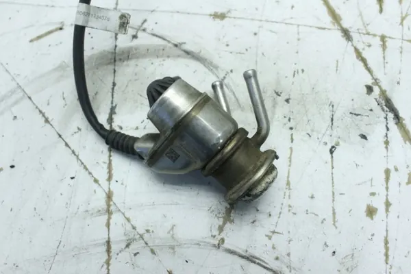 Inyector AdBlue OEM 04L131113P para Skoda Superb III image 6