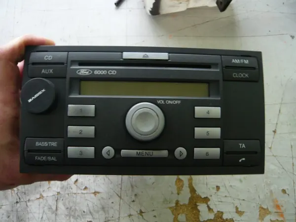 Ford CD-radio 6S6118C815CB Fiesta MK5:lle image 2