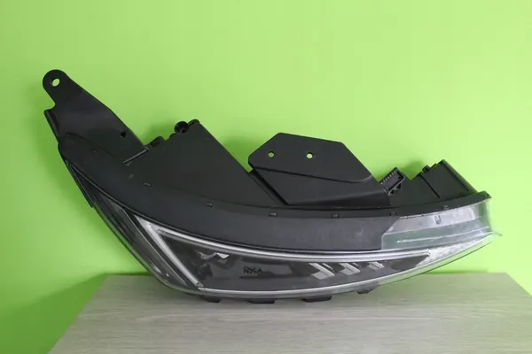 Faro Delantero Derecho Hyundai Elantra VI 2019 image 3