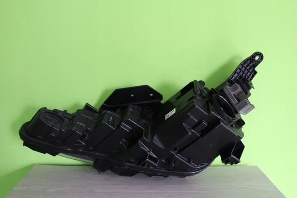 Faro Delantero Derecho Hyundai Elantra VI 2019 image 4