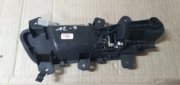 Audi A4 B8 vasen sisäovenkahva OEM 8K0837019C image 3