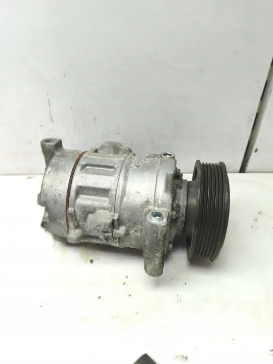 Compressor Ar Condicionado VW Golf VI OEM 1K0820859T Usado image 2