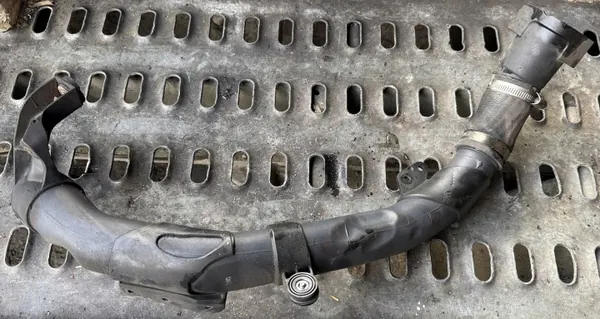 Intercooler-rör OEM 1K0145840AA för VW Golf Mk6 1.6 TDI image 7