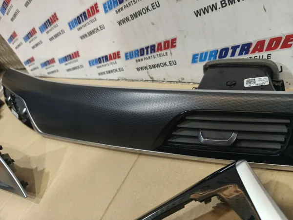 BMW G30 G31 LCI Deurconsole Sierstrip OEM 9882257 image 6