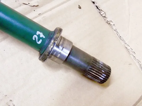 Arbre de transmission long Nissan Almera Tino 2002 2.2 DI DCI image 3