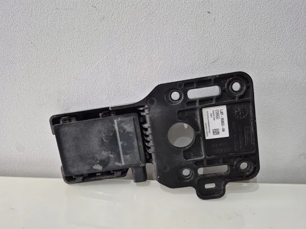 Soporte radar delantero OEM LJ8T-14C022-AD para Ford Mustang MACH-E image 3