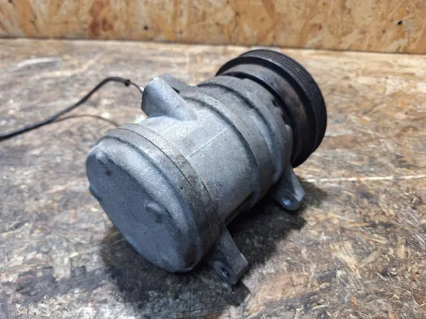 Compresseur de climatisation Hyundai Atos 97701-05500 image 3