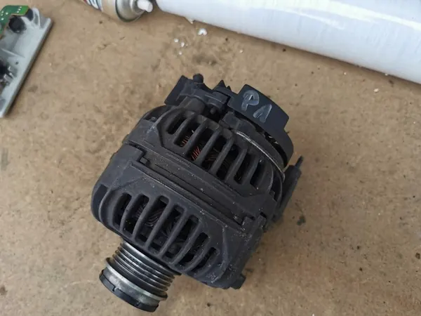 AUDI A4 B6 1.9 TDI Alternaattori image 2