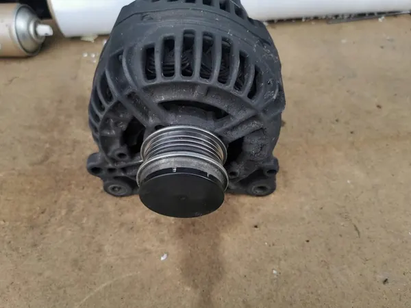 AUDI A4 B6 1.9 TDI Alternaattori image 3