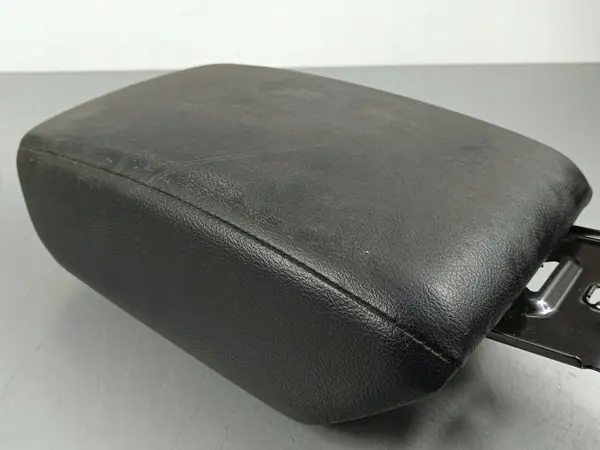 Accoudoir console Jeep Wrangler OEM 6AC68TX7AH image 4