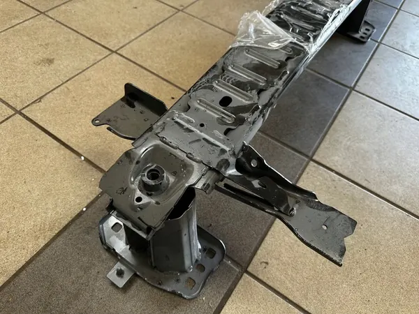 Etupuskuri-tuki Ford Puma MK2 II 2019- M1TB-109A26-AD image 2