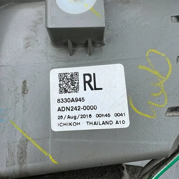 Conjunto de lámpara trasera Mitsubishi L200 OE 8330A945 image 6