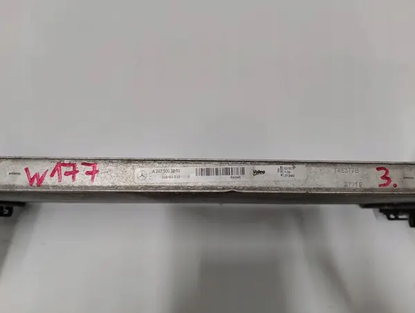 MERCEDES W177 Waterkoeler A2475003800 image 3