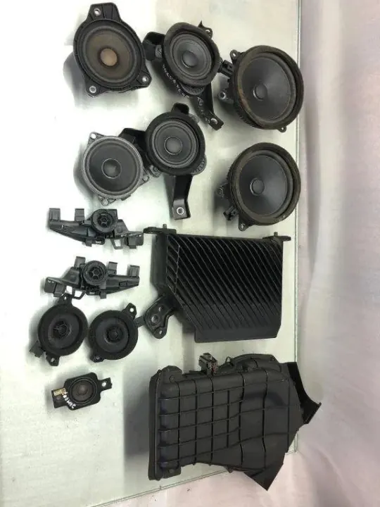 Gebrauchtes Volvo OE Soundsystem OEM 32265526 image 2
