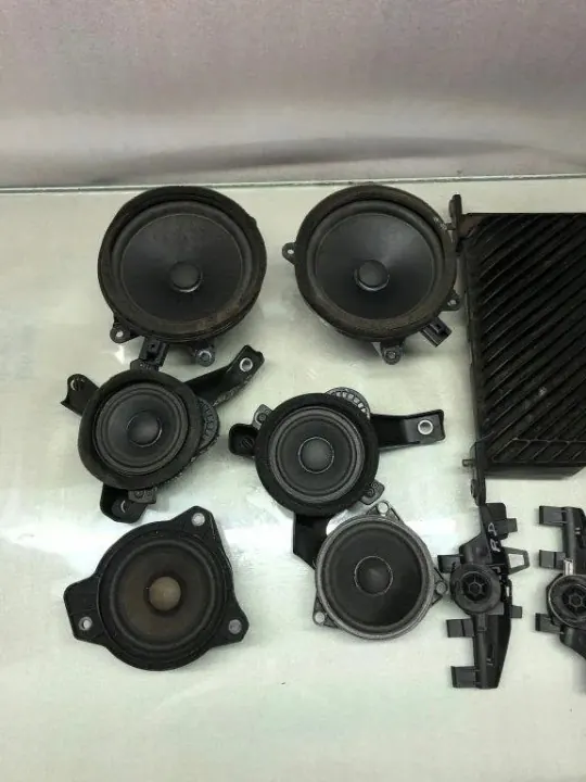 Gebrauchtes Volvo OE Soundsystem OEM 32265526 image 3