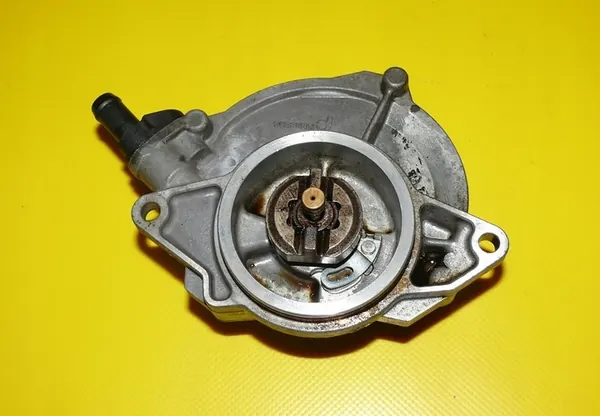 Imupumppu Audi A6 C6 3.0 TDI 220HV OEM 057145100L image 4