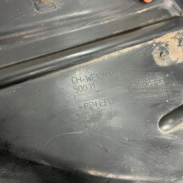 AUDI A3 8P Front Left Wheel Arch OEM 8P0821191C image 9