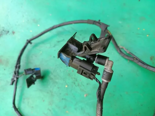 Front Windshield Washer Nozzles BMW X5 E70 image 2