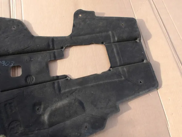 Audi Q8 2019 motorrums värmesköld OEM 50536147 image 6