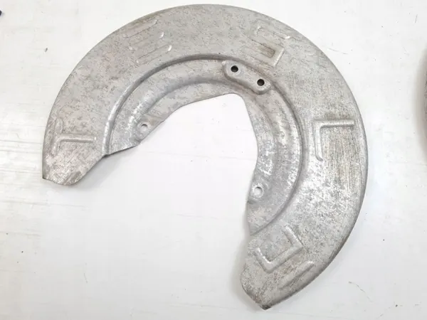 Tesla Model 3 Voor remschild OEM 1044661B image 7
