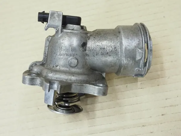 Termostaatti OEM 6422002215 Mercedes 3.0 CDI V6:lle image 4