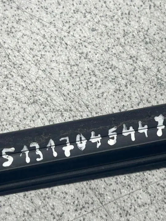 Tuulilasin suojus BMW 5 Touring E61 OEM 51317045447 image 3