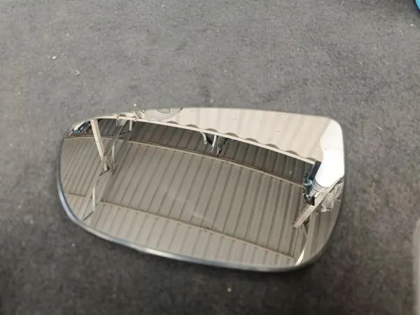 Insert espelho esquerdo OEM 30182294 para Hyundai Bayon/i20 image 2