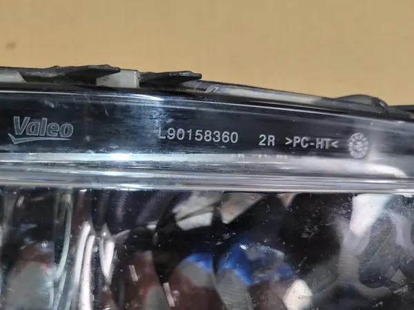 Farol Halógeno Direito VW T6.1 image 5