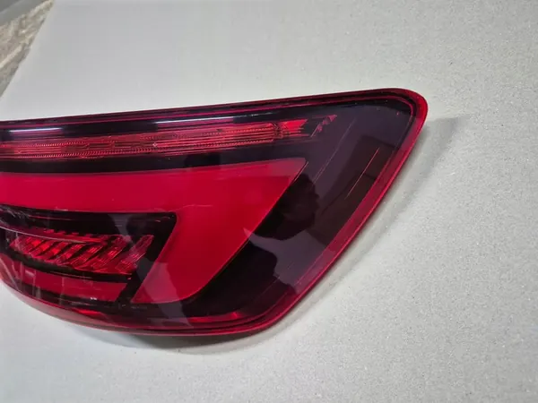 AUDI A4 B9 8W9 Kombi Lámpara Trasera Derecha LED image 3
