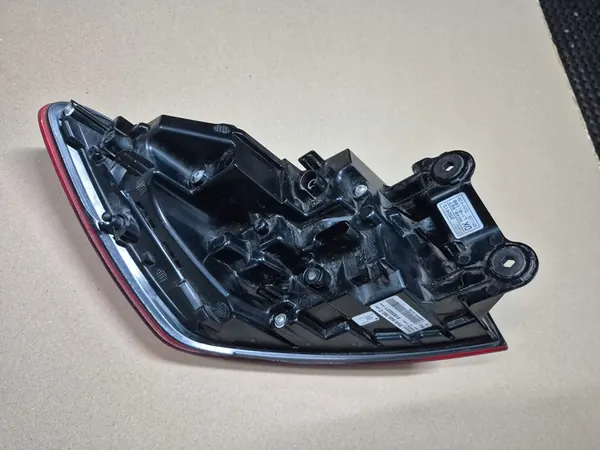 AUDI A4 B9 8W9 Kombi Lámpara Trasera Derecha LED image 5