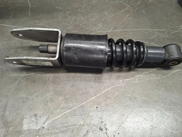 Fahrwerkshalter Kabine OEM A9613103355 Mercedes MP4/5 image 2