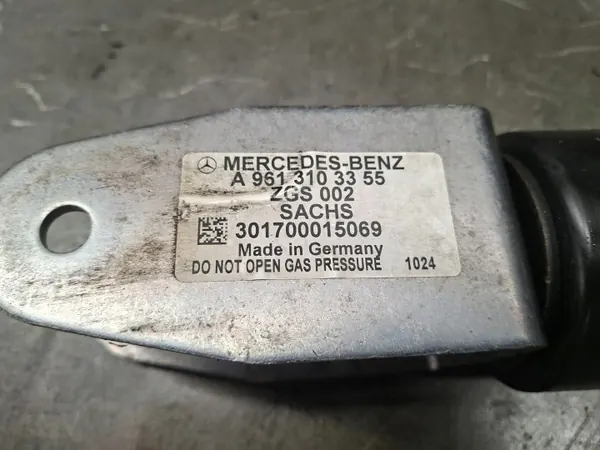 Fahrwerkshalter Kabine OEM A9613103355 Mercedes MP4/5 image 5