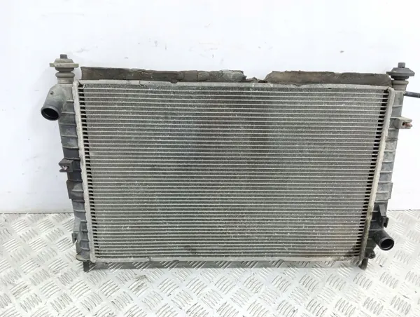 Radiateur d'eau Ford Mondeo MK II OEM AMD69951 image 2